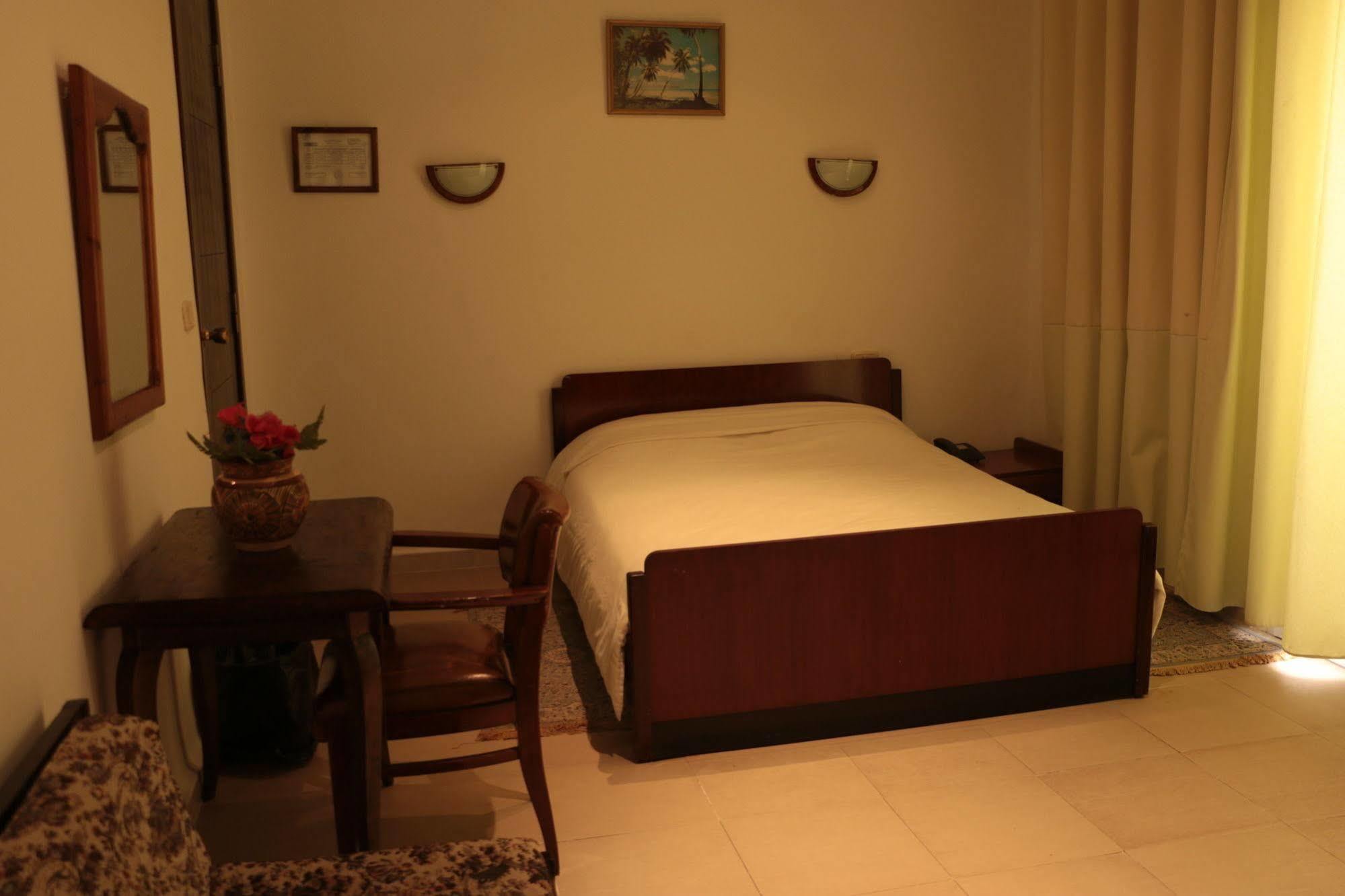 Hotel Saint Georges Tunis Buitenkant foto